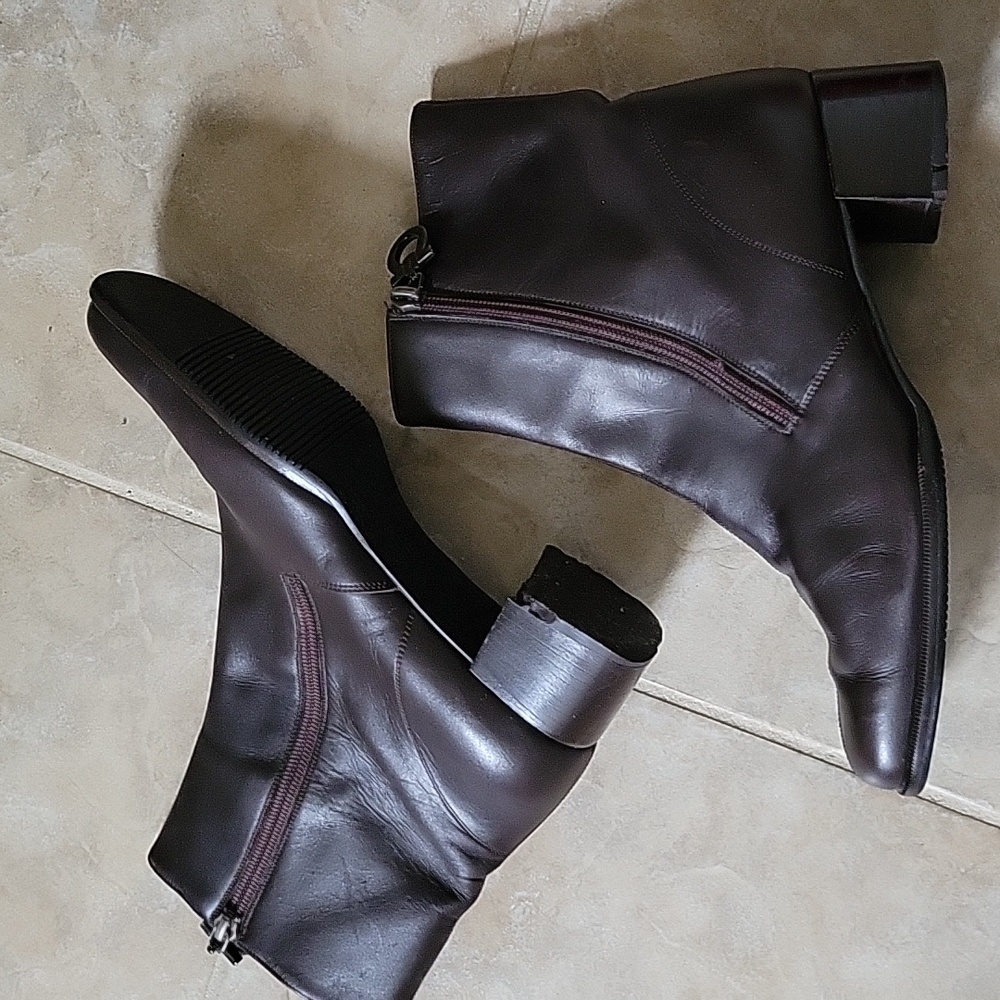 Salvatore Ferragamo Boutique Brown Leather Gancini Boots 7.5 B AS IS - Picture 7 of 15